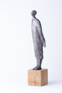 femme devant la Grandeur de Dieu/Christiane Erard